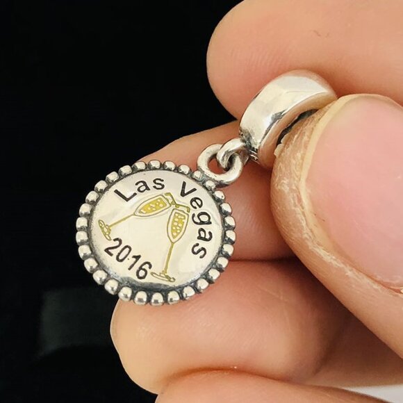 ✨🔥Pandora Las Vegas Bead Charm New Year 2016 Champagne Flutes Pendant - Picture 1 of 4